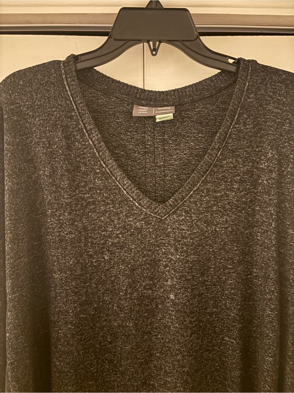 ANTHROPOLOGIE Charcoal Gray V-Neck Dolan Sleeve Sweater - Picture 9 of 12